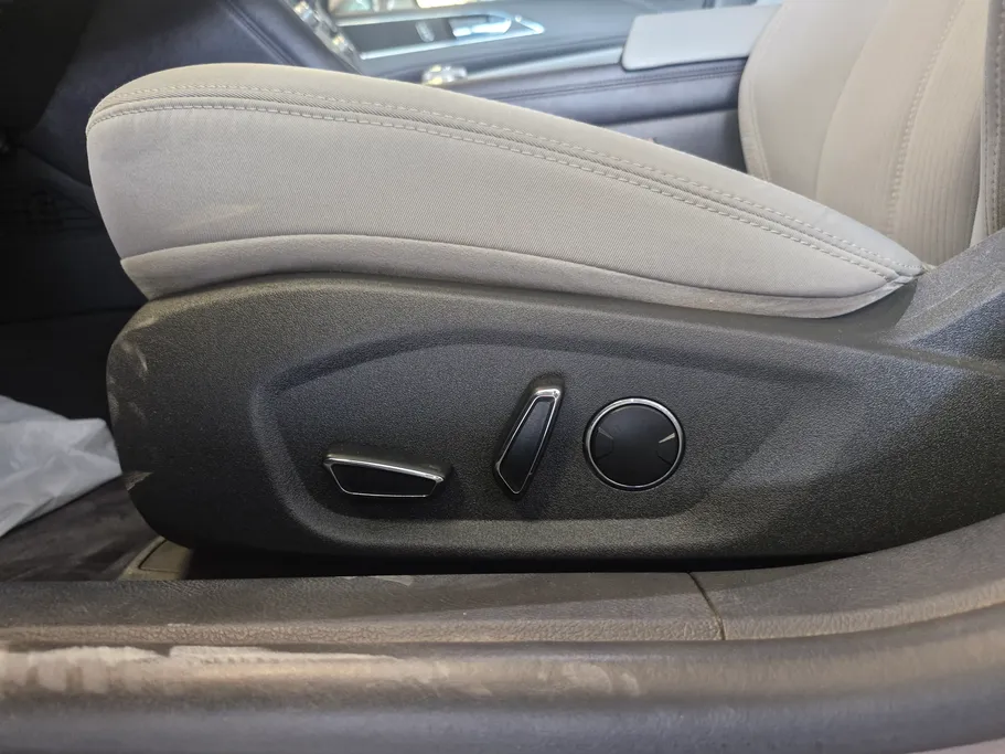 فورد تورس SE 2020 