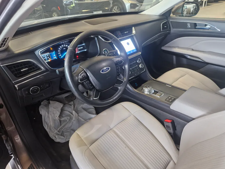 فورد تورس SE 2020 