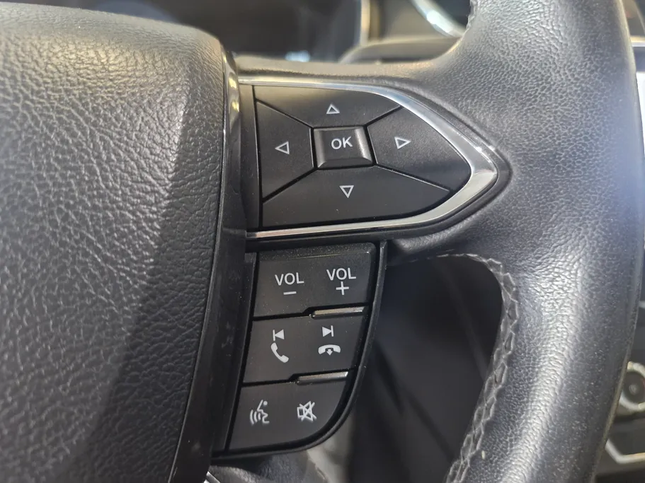 فورد تورس SE 2020 