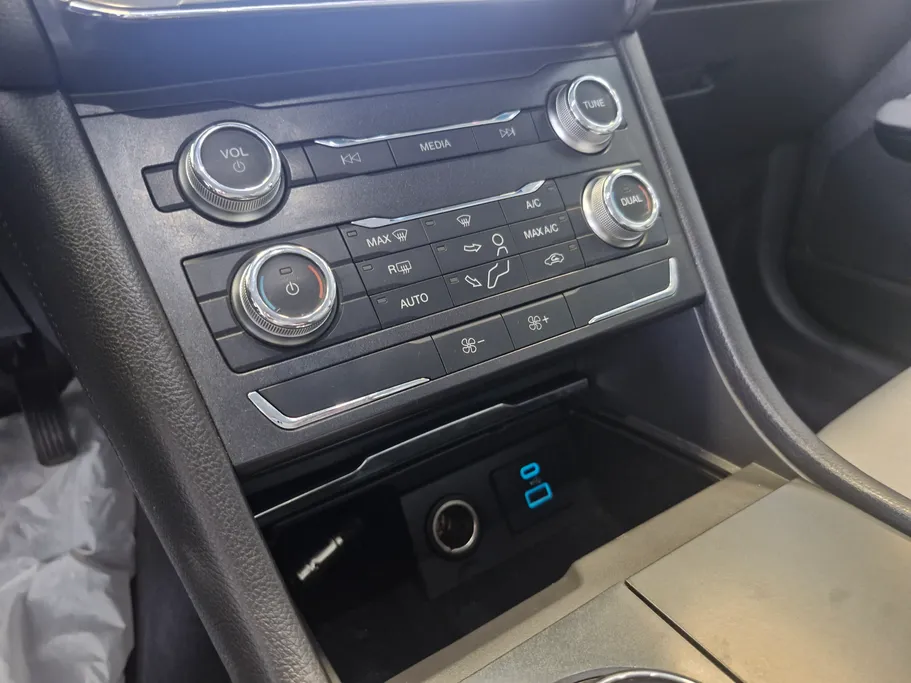 فورد تورس SE 2020 