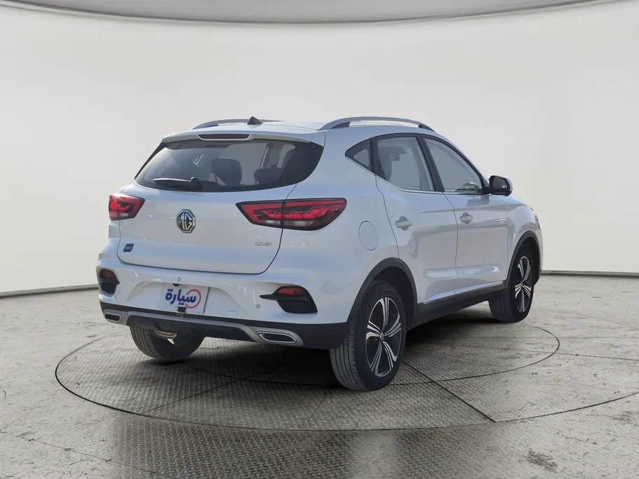 2023 MG ZS LUX 