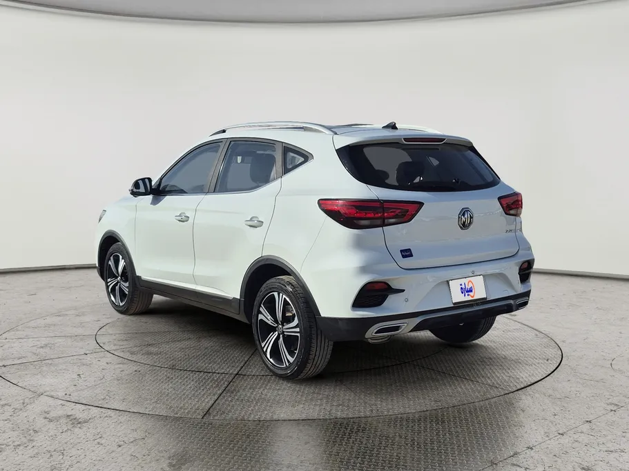 2023 MG ZS LUX 