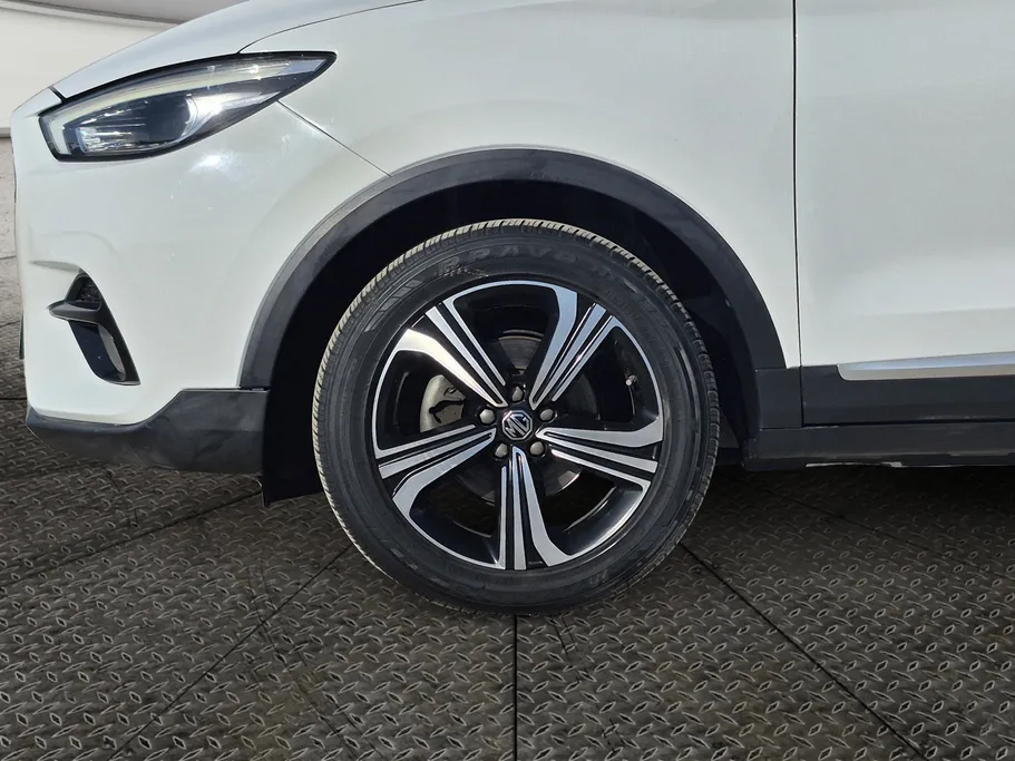 2023 MG ZS LUX 