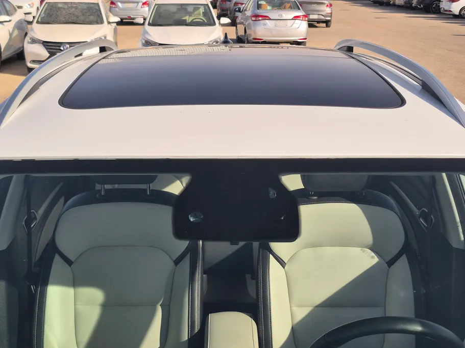 2023 MG ZS LUX 