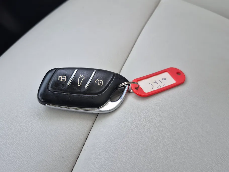 2023 MG ZS LUX 