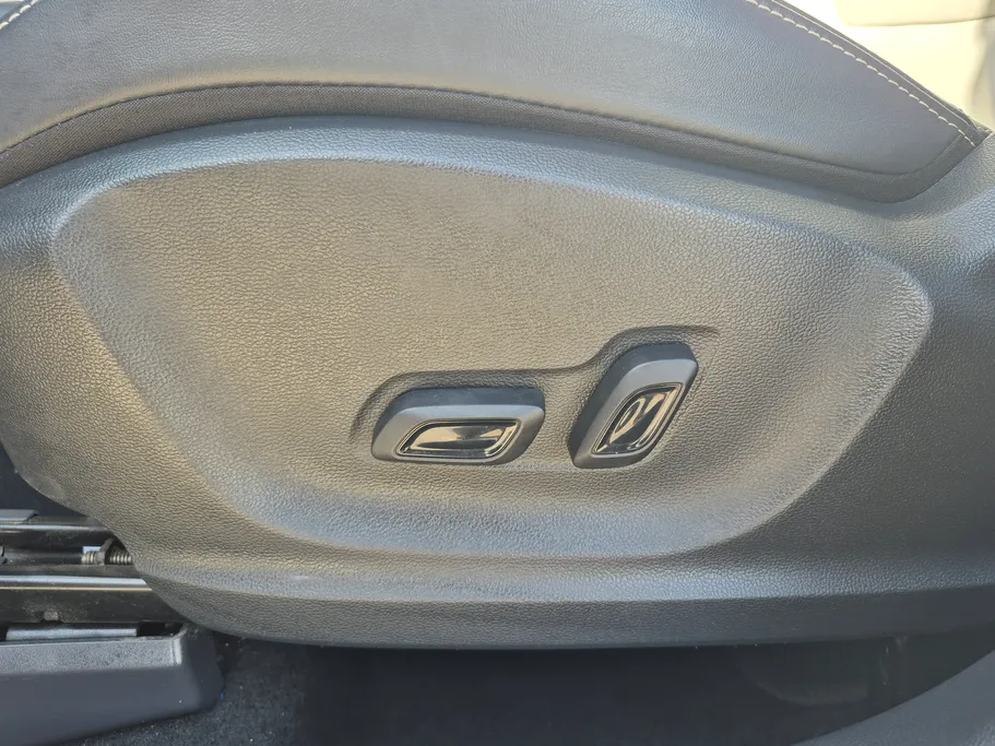 2023 MG ZS LUX 