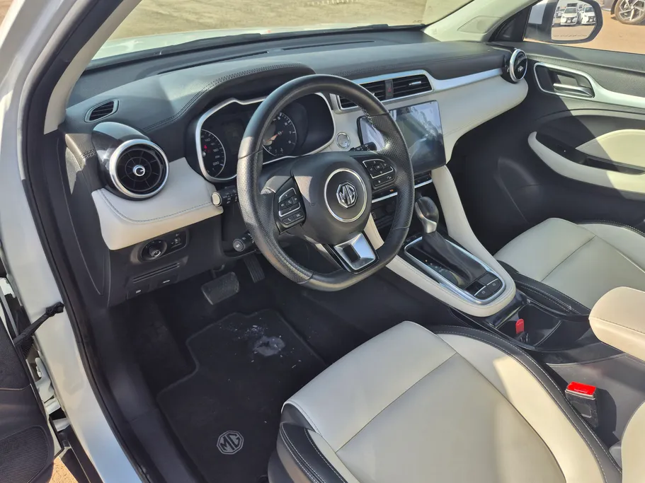 2023 MG ZS LUX 