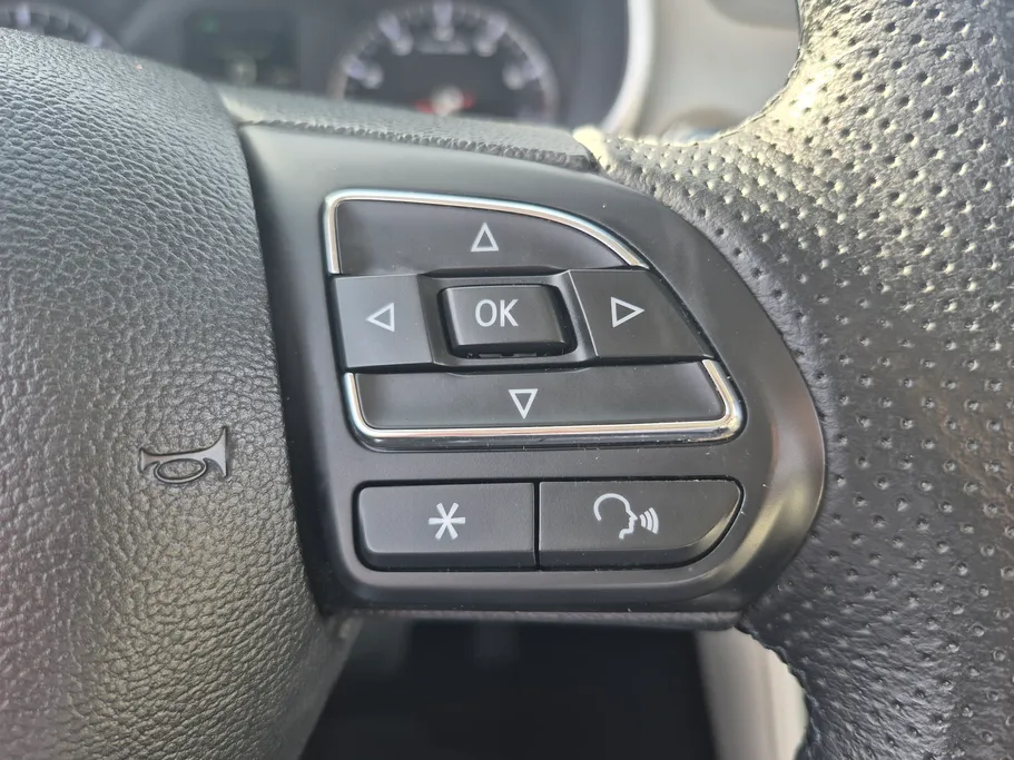 2023 MG ZS LUX 