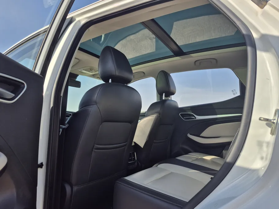 2023 MG ZS LUX 