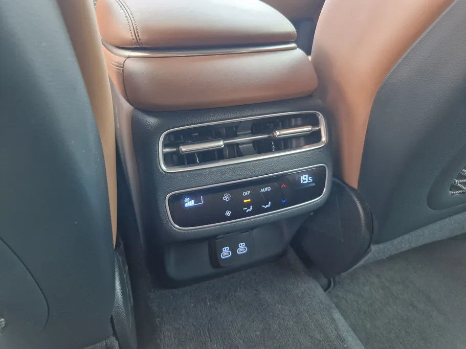 جينيسيس GV70 بريميوم 2025 