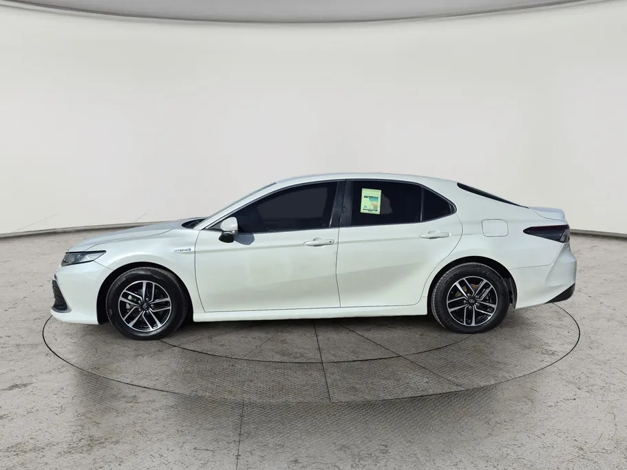 2022 Toyota Camry  LE HEV 