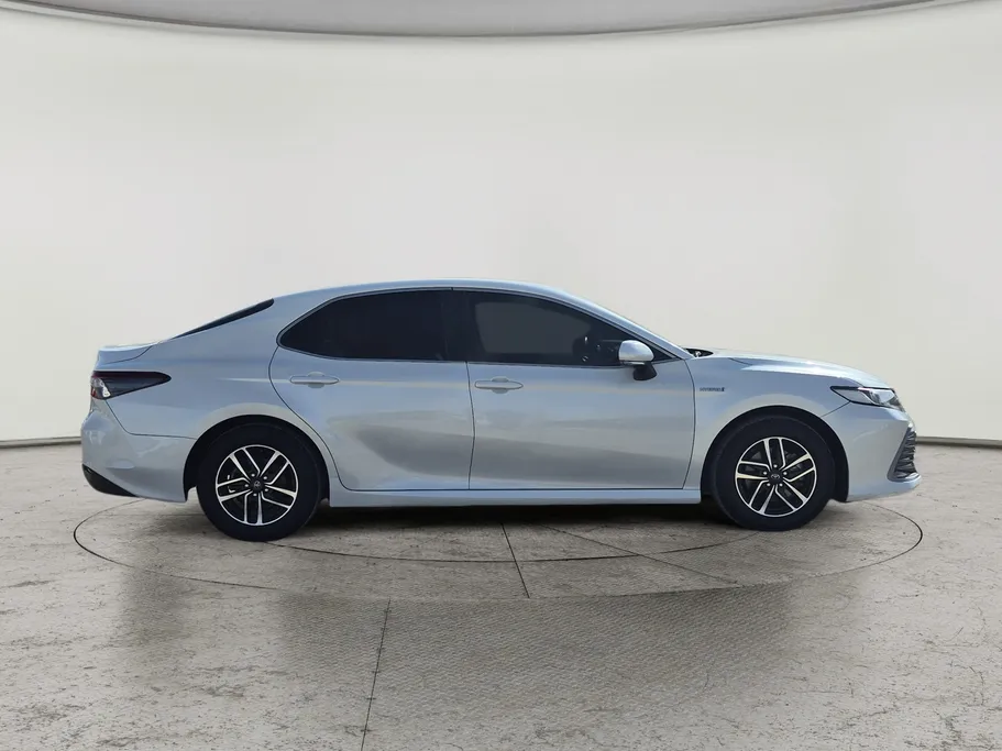 2022 Toyota Camry  LE HEV 