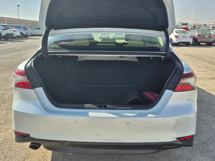 2022 Toyota Camry  LE HEV 