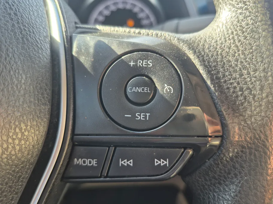 2022 Toyota Camry  LE HEV 