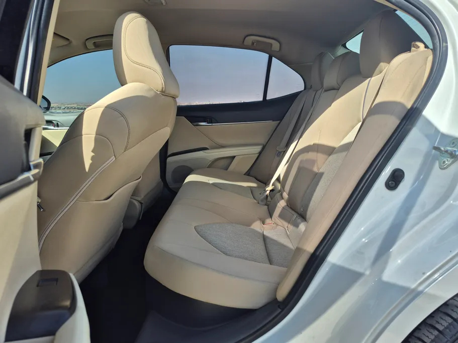 2022 Toyota Camry  LE HEV 