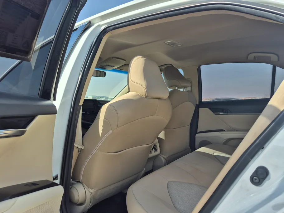 2022 Toyota Camry  LE HEV 