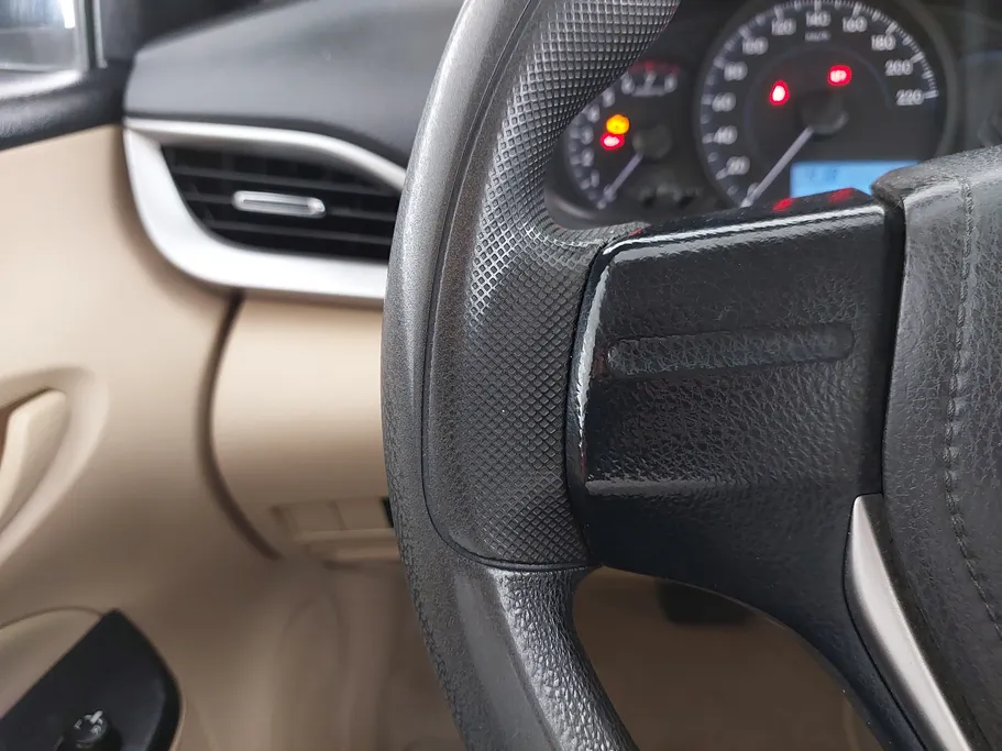 2020 Toyota Yaris  Y 