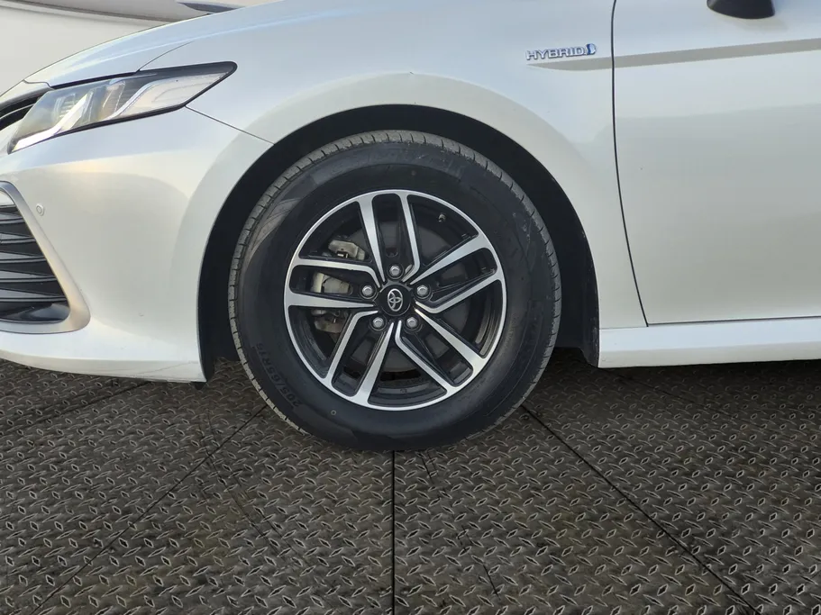 2022 Toyota Camry  LE HEV 