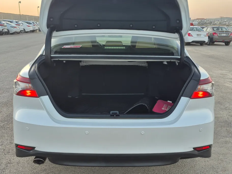 2022 Toyota Camry  LE HEV 
