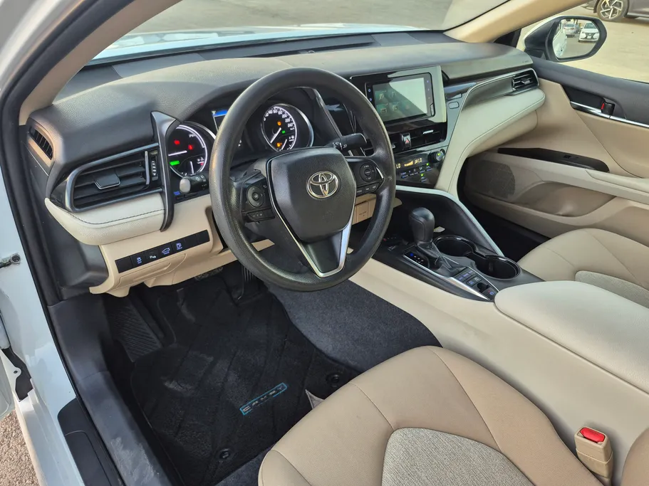 2022 Toyota Camry  LE HEV 