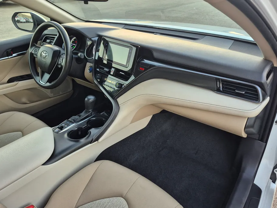 2022 Toyota Camry  LE HEV 