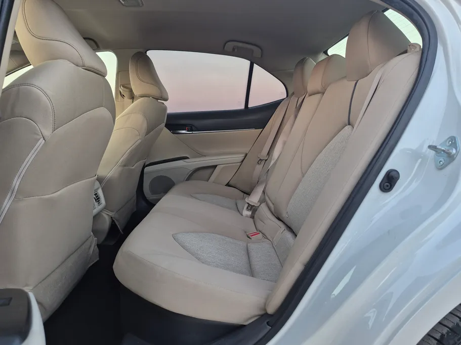 2022 Toyota Camry  LE HEV 