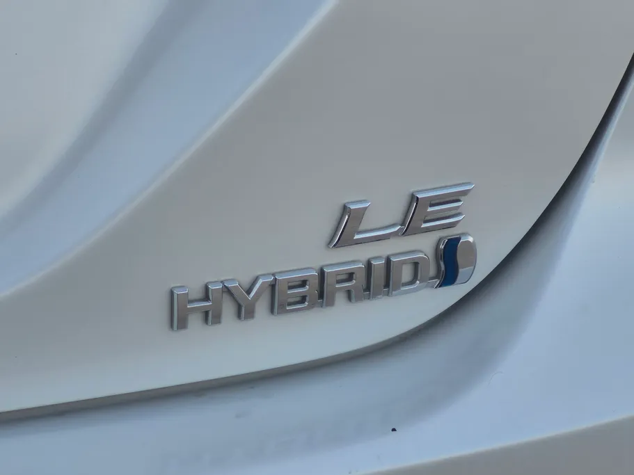 2022 Toyota Camry  LE HEV 