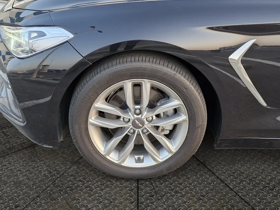 2020 Genesis G70  