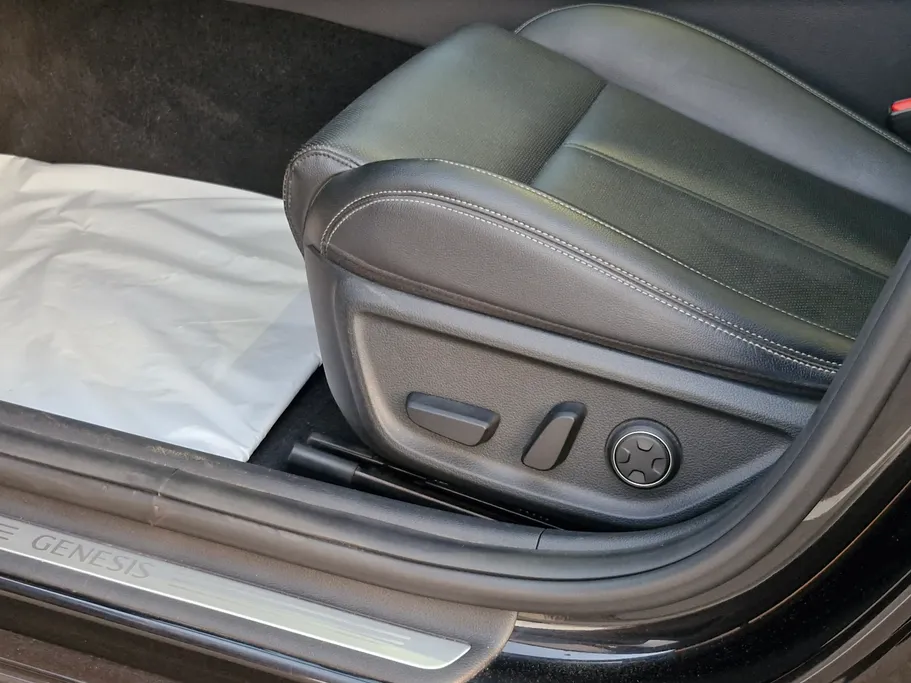 2020 Genesis G70  