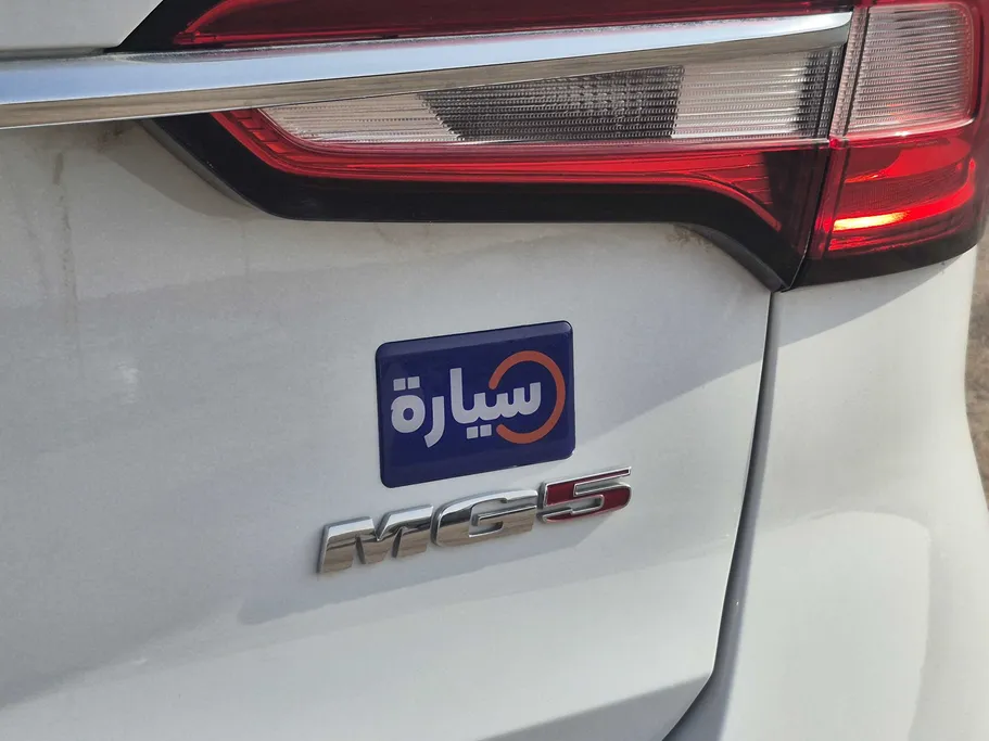 ام جي 5 STD 2025 