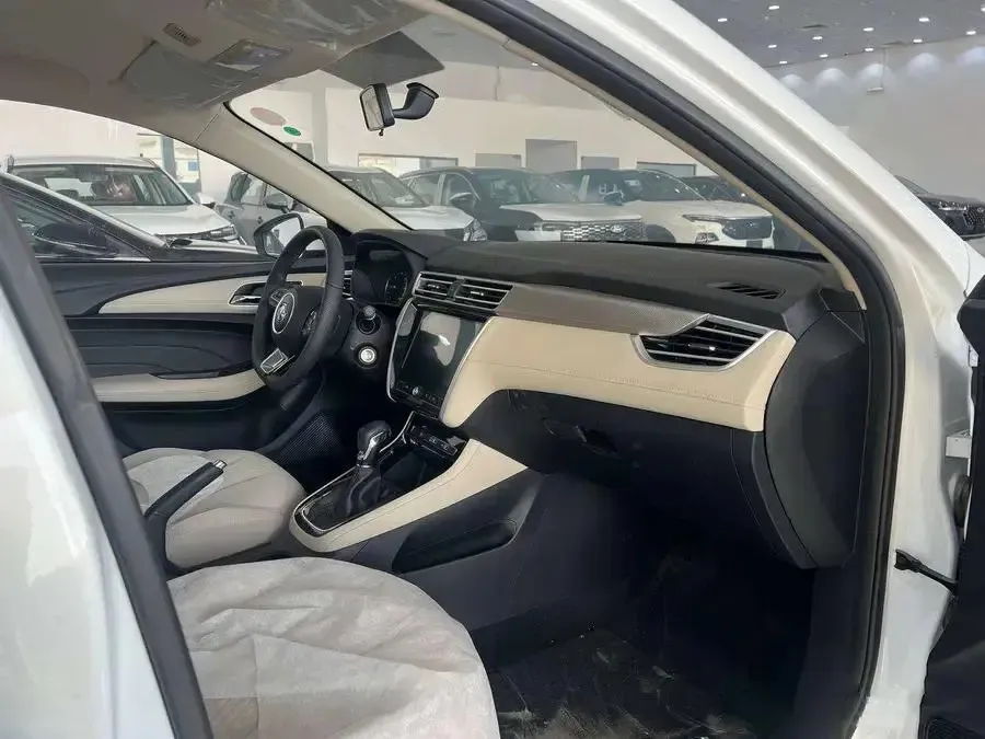 ام جي 5 STD 2025 