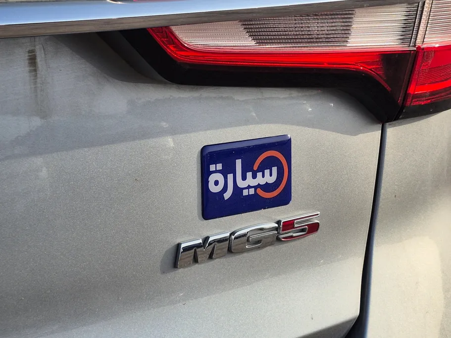 ام جي 5 STD 2025 