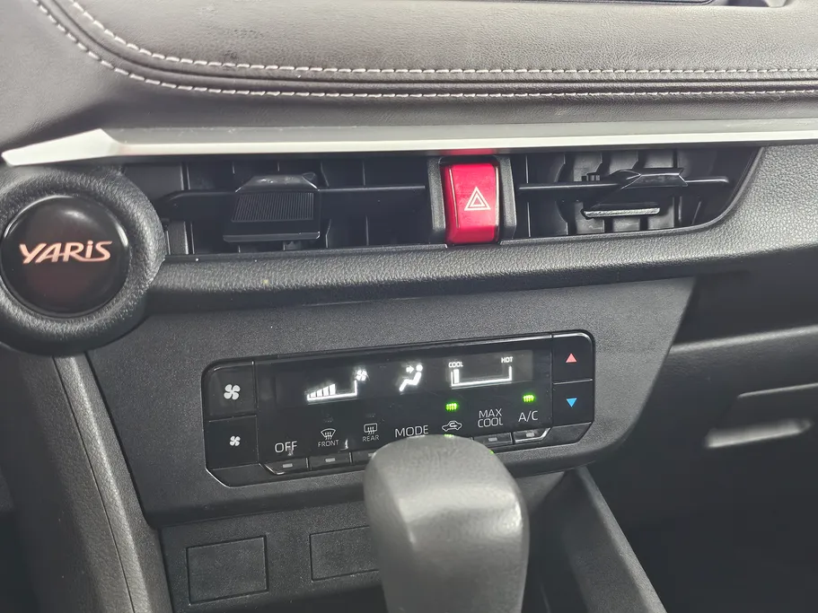 2023 Toyota Yaris  Y 