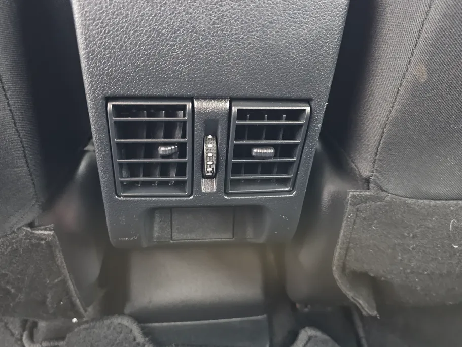 2023 Toyota Yaris  Y 