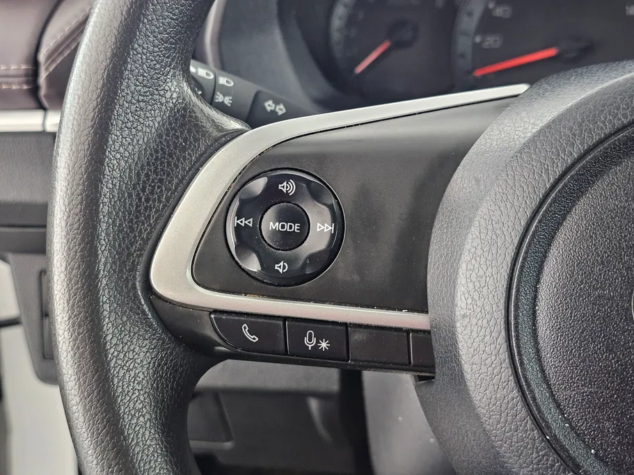 2023 Toyota Yaris  Y 