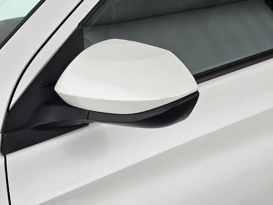 2023 Toyota Yaris  Y 