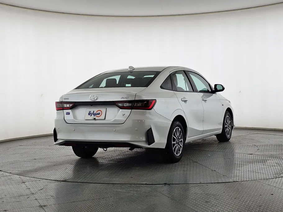 2023 Toyota Yaris  Y 