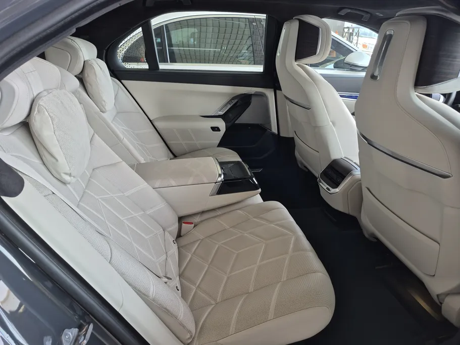 2023 BMW 7 Series 740Li 