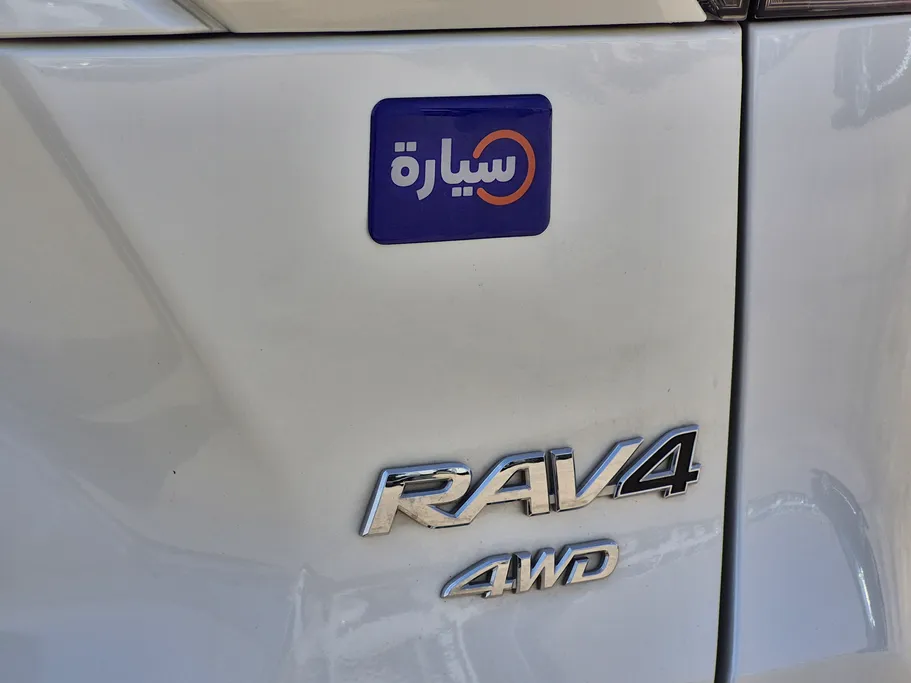 تويوتا راف فور LE 2022 