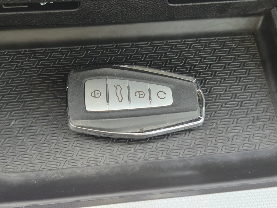 2022 Geely Okavango Full 