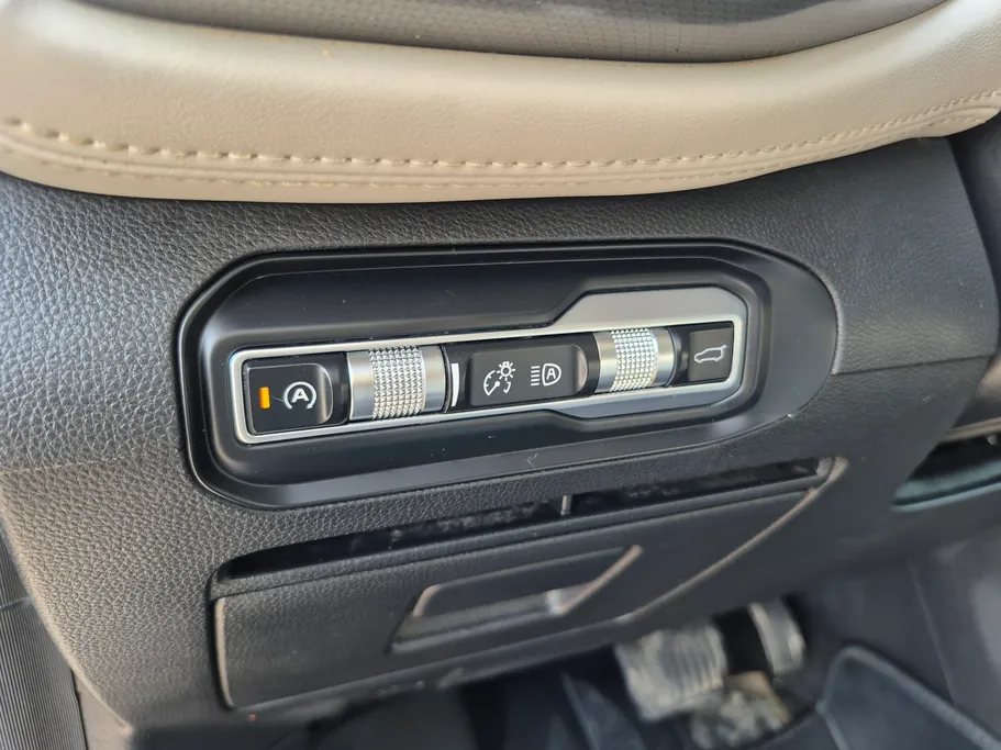 2022 Geely Okavango Full 