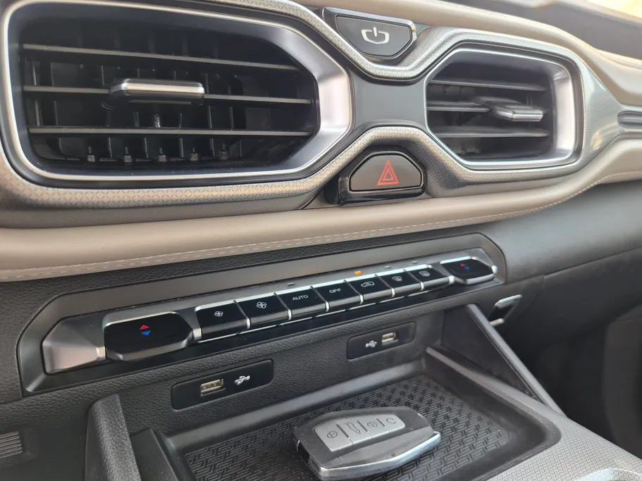2022 Geely Okavango Full 