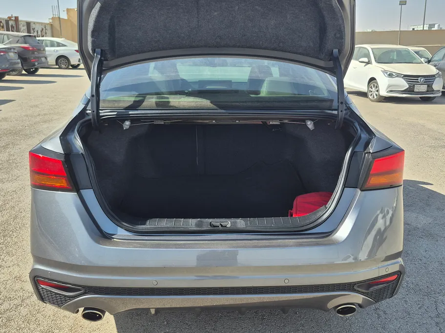 2024 Nissan Altima SL 