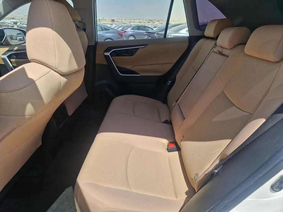 2021 Toyota RAV4 LE 