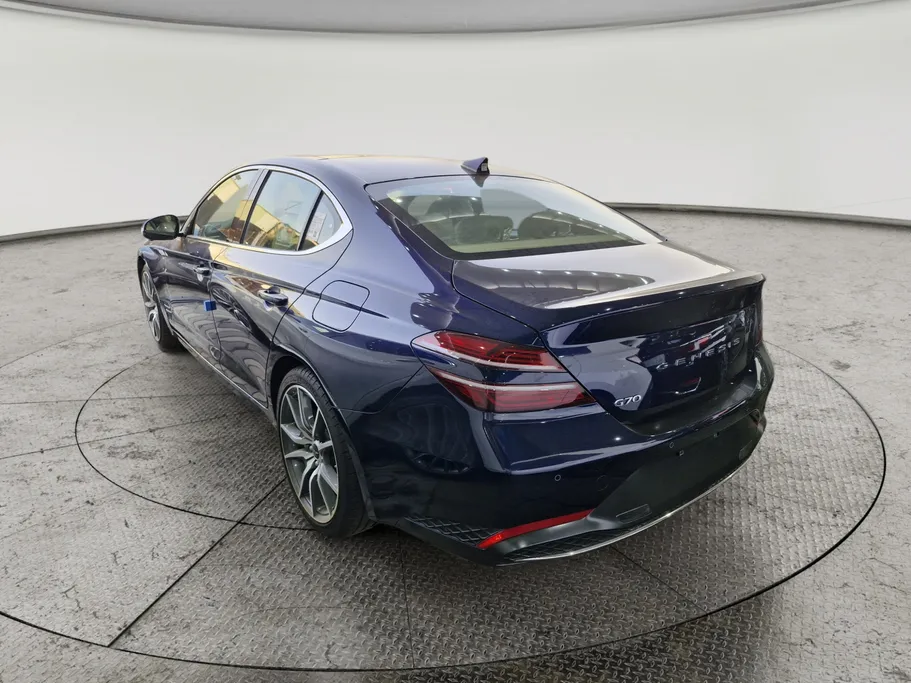 2025 Genesis G70  