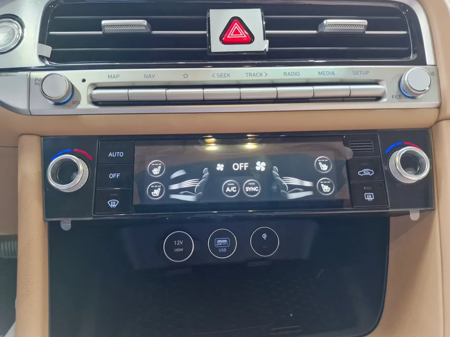 2025 Genesis G70  