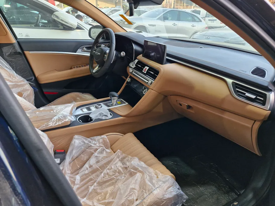 2025 Genesis G70  
