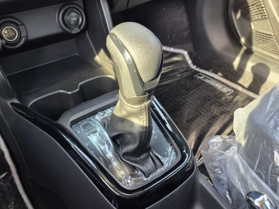 سوزوكي سويفت GLX 2025 