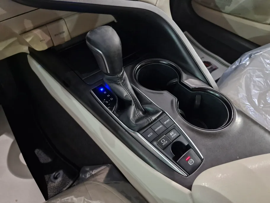 2023 Toyota Camry  GLE HEV  
