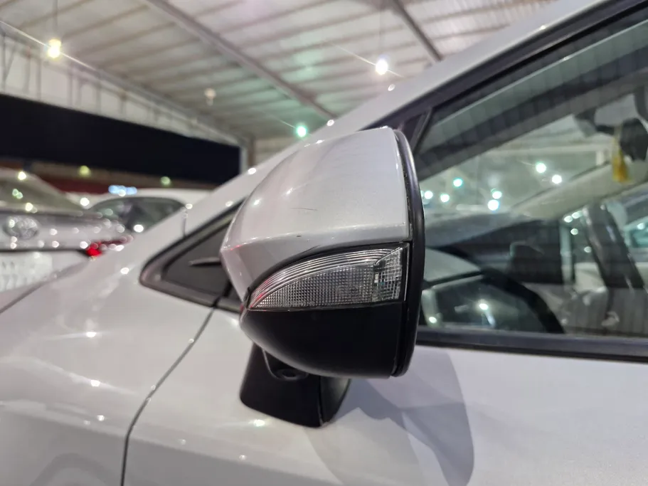 تويوتا كورولا XLI Executive Moonroof 2023 